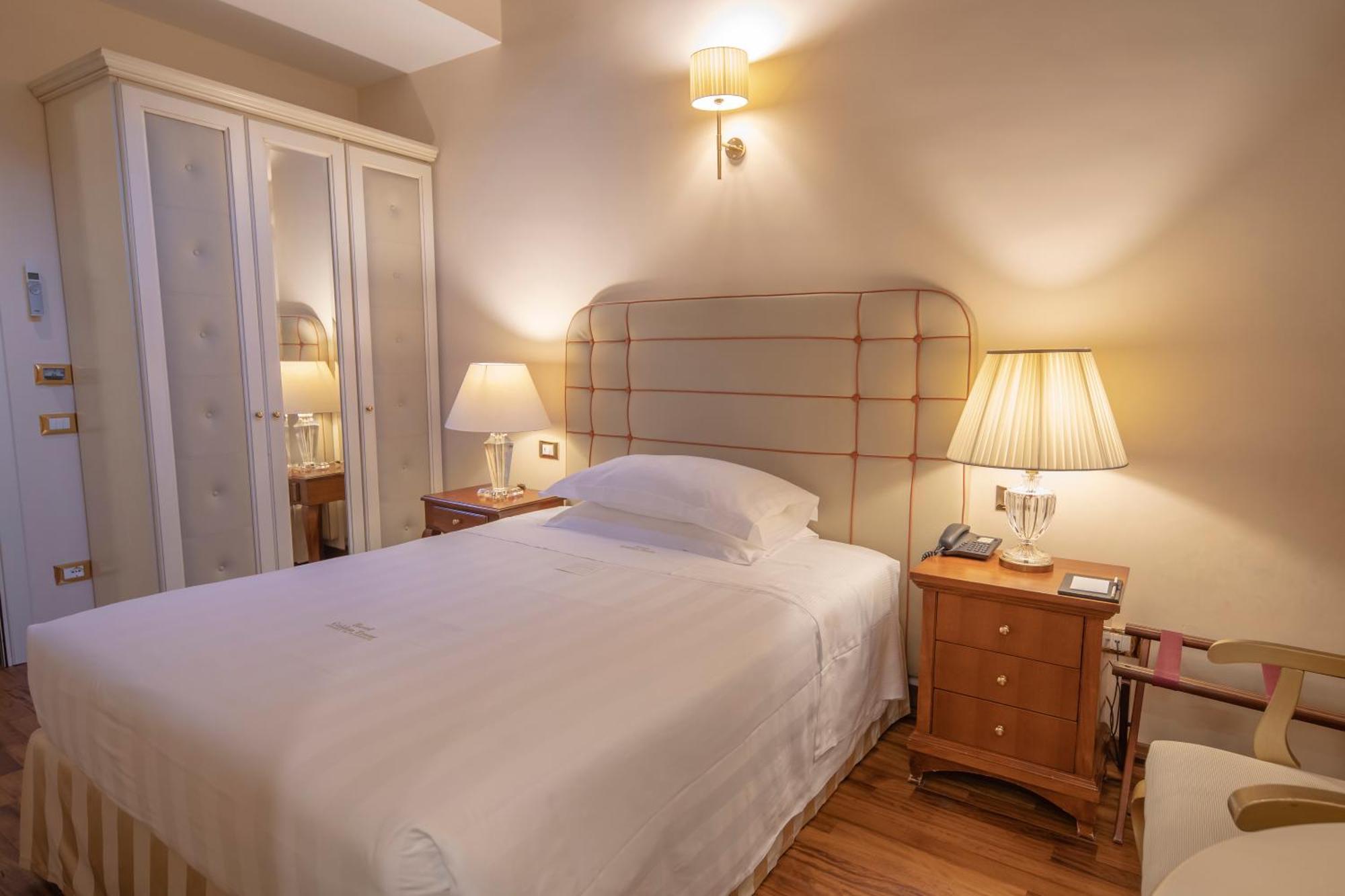 Golden Tower Hotel & Spa Флоренция Экстерьер фото A single room at the hotel